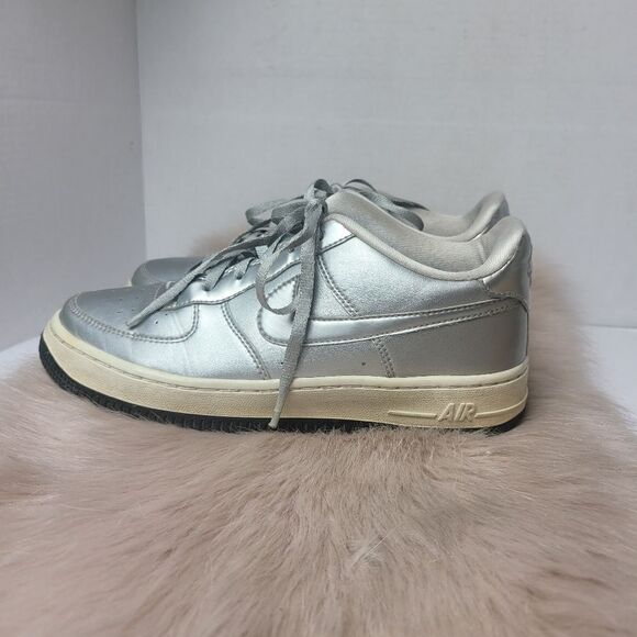 Nike Air Force 1 Liquid Metal Chrome Silver Sneakers 5 - Picture 3 of 10